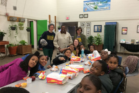 Betti Wiggins enjoys lunch with Drew Farms field trip participants